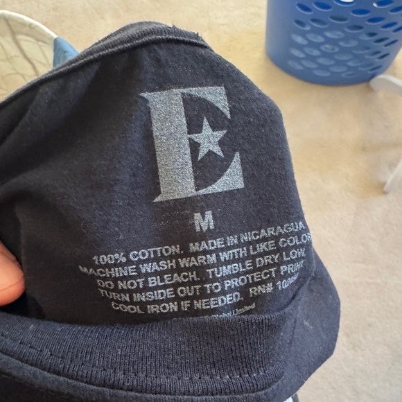 Elton John Black Gold B*h Is Back Tee M - Picture 8 of 8